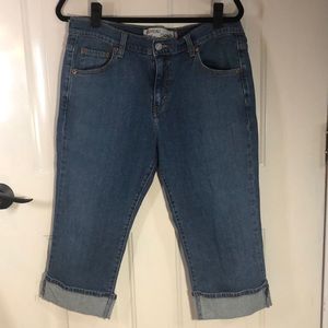 Levi’s Nouveau Capris 515 cuffed. Size 12